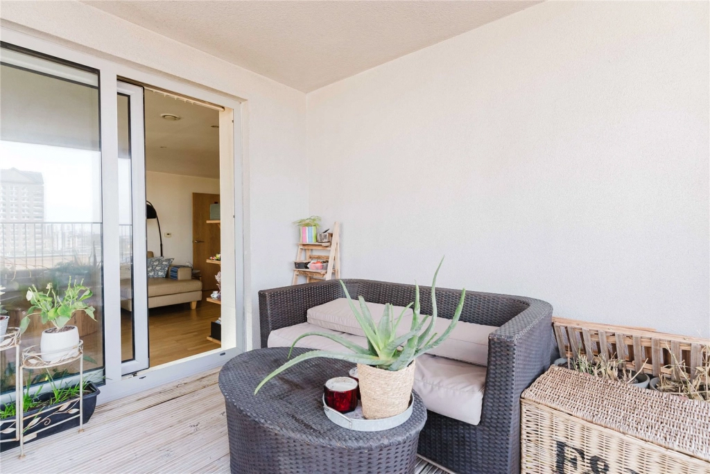 3 bedrooms apartments/flats for sale in Indescon Square, Canary Wharf - E14 view 17