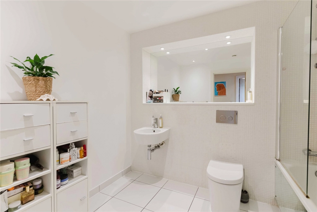 3 bedrooms apartments/flats for sale in Indescon Square, Canary Wharf - E14 view 18