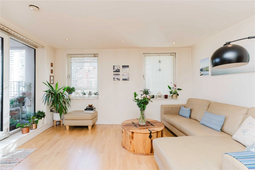 3 bedrooms apartments/flats for sale in Indescon Square, Canary Wharf - E14 view 2