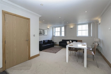 School Mews, Wapping - E1 view 2