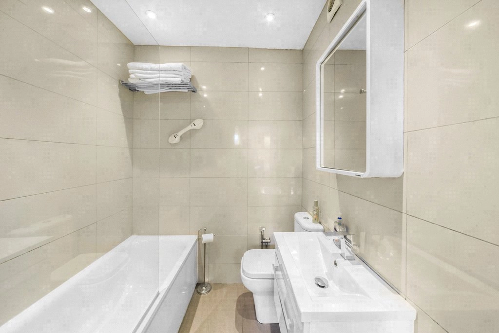 3 bedrooms apartments/flats for sale in Ilderton Road, Bermondsey - SE15 view 6