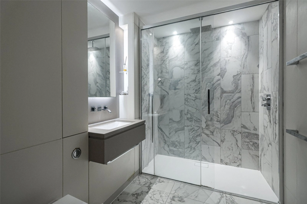 Studio apartments/flats for sale in Vaughan Way, Wapping - E1W view 7