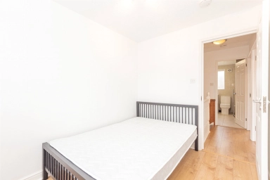 Telegraph Place, Mudchute - E14 view 19