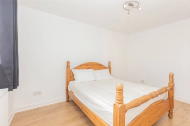 Telegraph Place, Mudchute - E14 view 23