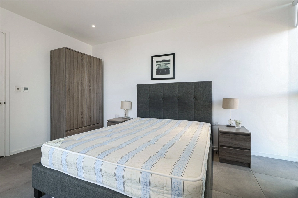 2 bedrooms apartments/flats for sale in Dollar Bay Place, South Quay - E14 view 6