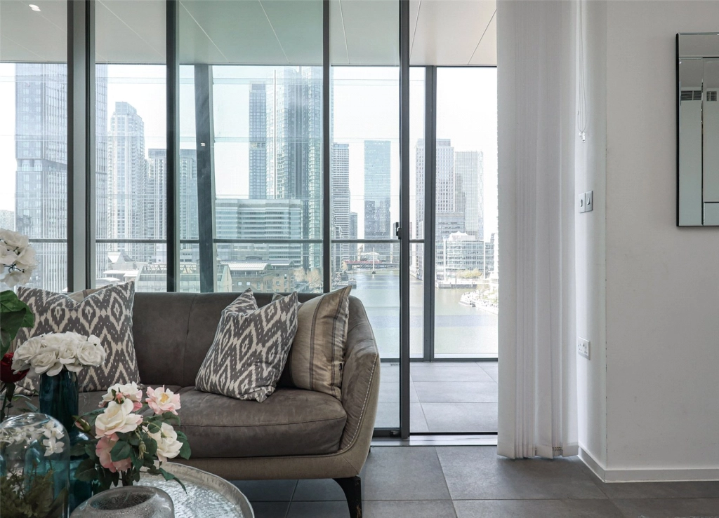 2 bedrooms apartments/flats for sale in Dollar Bay Place, South Quay - E14 view 3