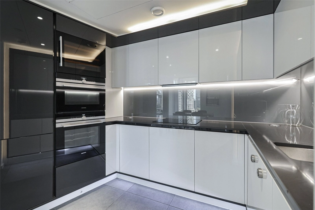 2 bedrooms apartments/flats for sale in Dollar Bay Place, South Quay - E14 view 4