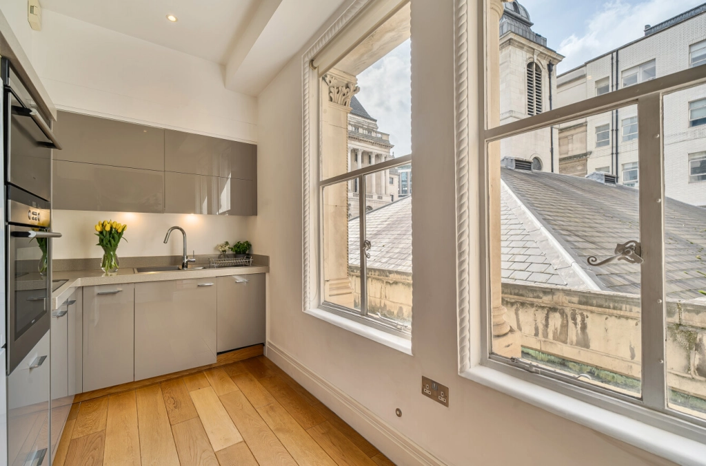 1 bedroom apartments/flats for sale in Lothbury, Bank - EC2R view 4
