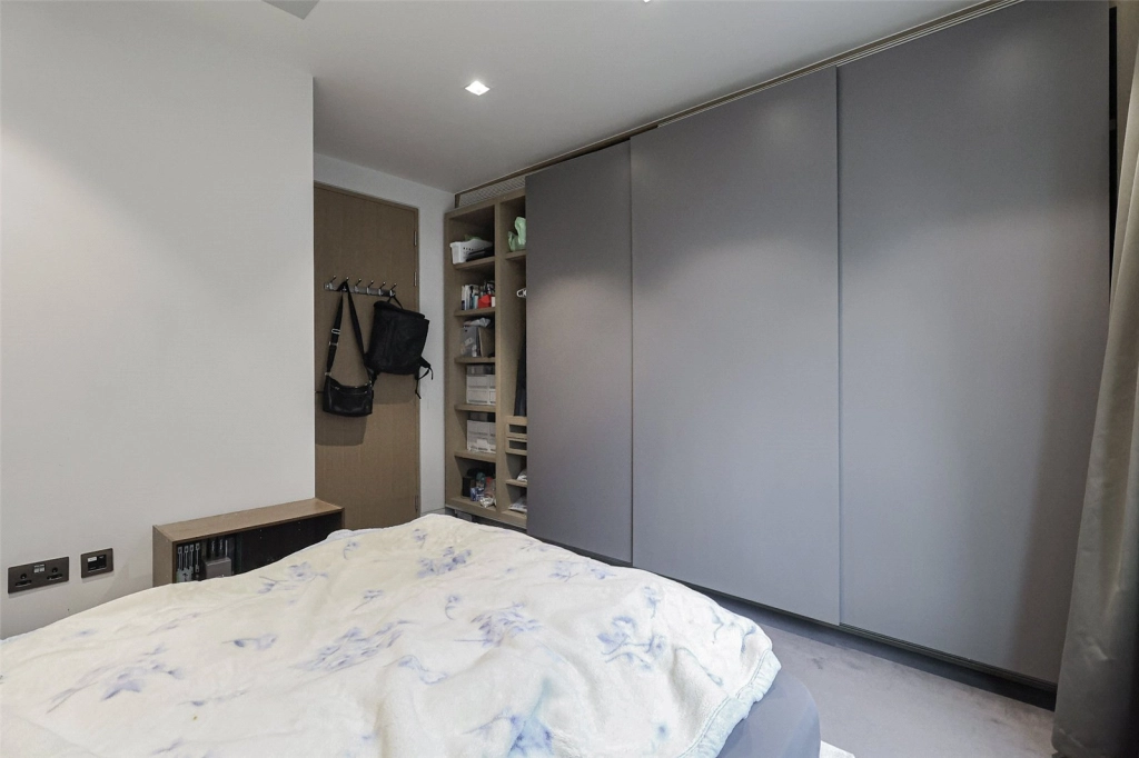 1 bedroom apartments/flats for sale in Duchess Walk, Southwark - SE1 view 10