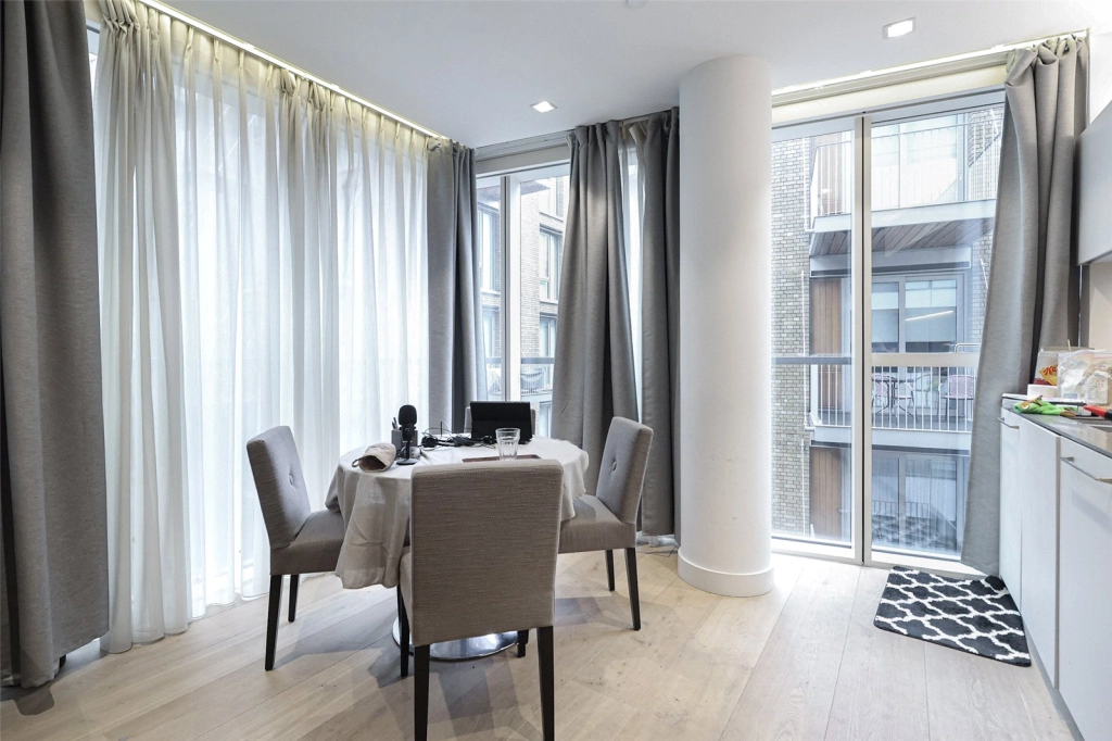 1 bedroom apartments/flats for sale in Duchess Walk, Southwark - SE1 view 8