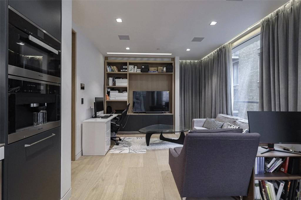 1 bedroom apartments/flats for sale in Duchess Walk, Southwark - SE1 view 5