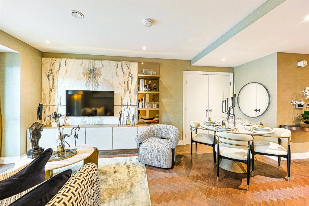 1 bedroom apartments/flats for sale in Eden Place, Royal Victoria - E16 view 2