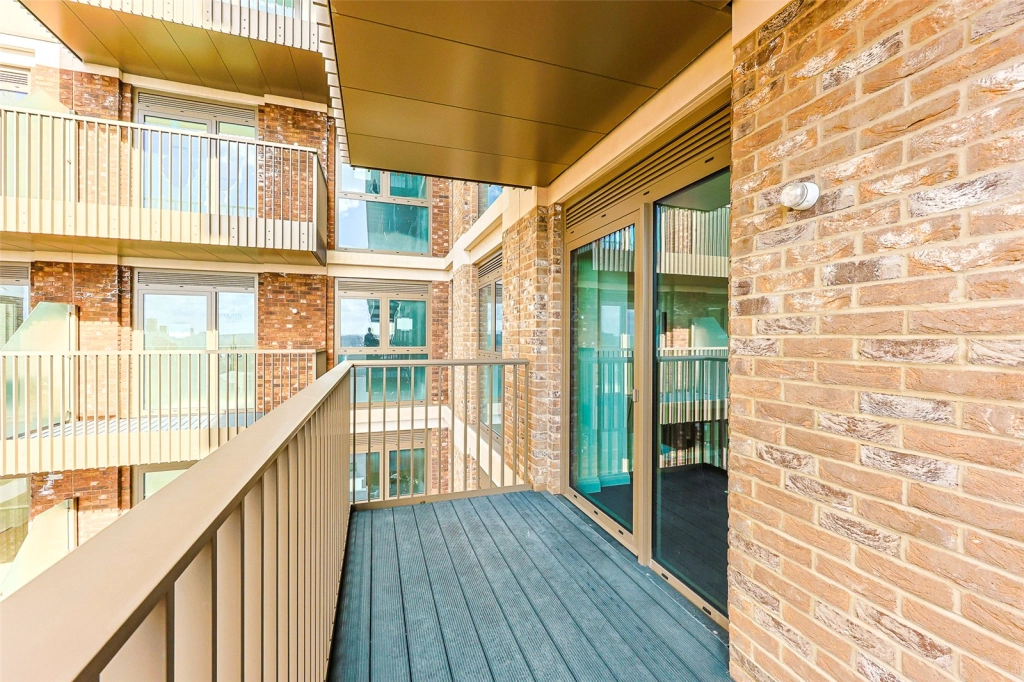 1 bedroom apartments/flats for sale in Eden Place, Royal Victoria - E16 view 11