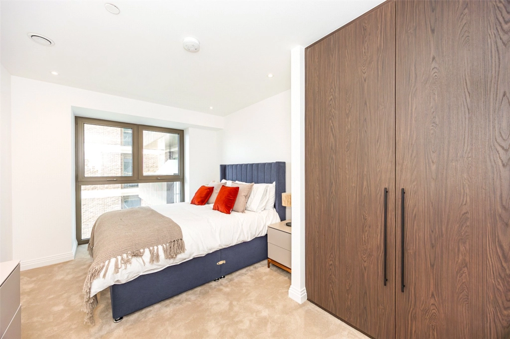 1 bedroom apartments/flats for sale in Eden Place, Royal Victoria - E16 view 5