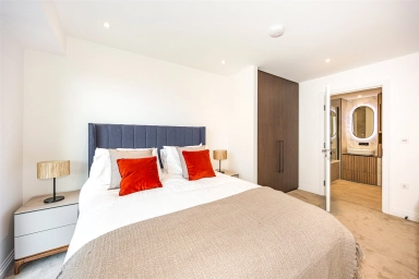 Eden Place, Royal Victoria - E16 view 8