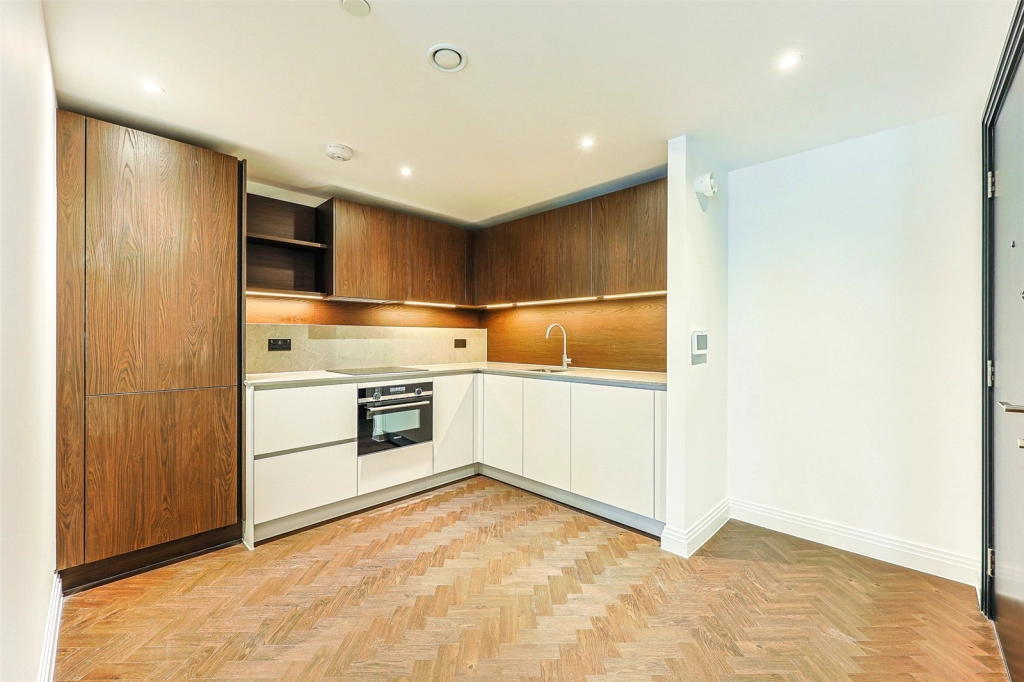 1 bedroom apartments/flats for sale in Eden Place, Royal Victoria - E16 view 4