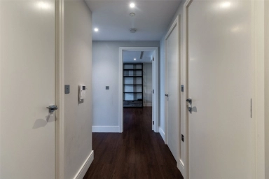 Harbour Way, South Quay - E14 view 17