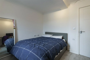 Commercial Road, Westferry - E14 view 15