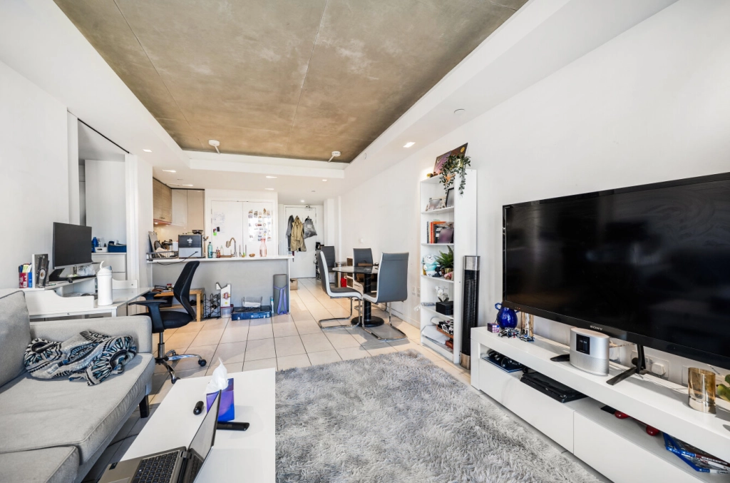 1 bedroom apartments/flats for sale in Tidal Basin Road, Royal Victoria - E16 view 13