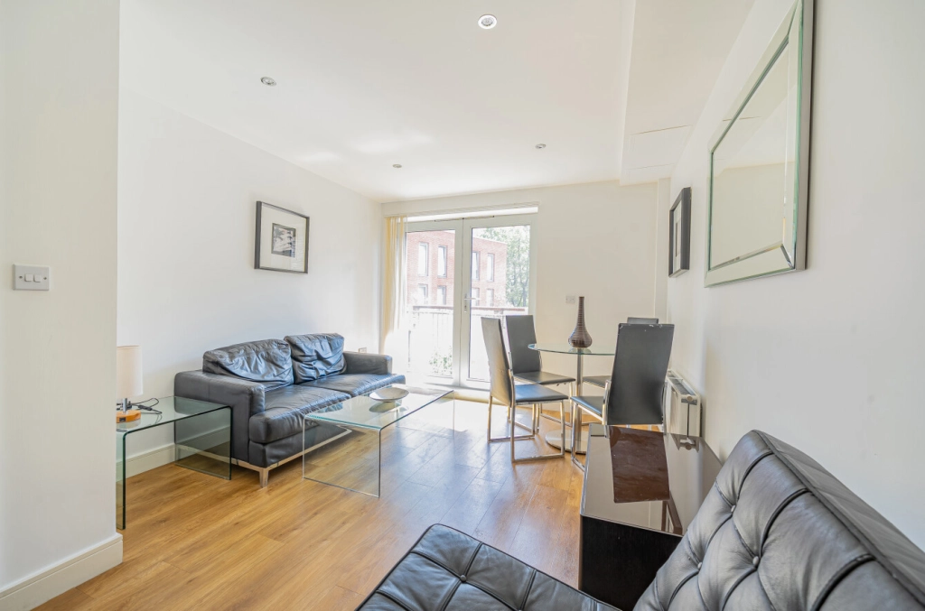 1 bedroom apartments/flats for sale in Storehouse Mews, Westferry - E14 view 2