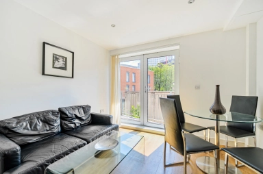 Storehouse Mews, Westferry - E14 view 9