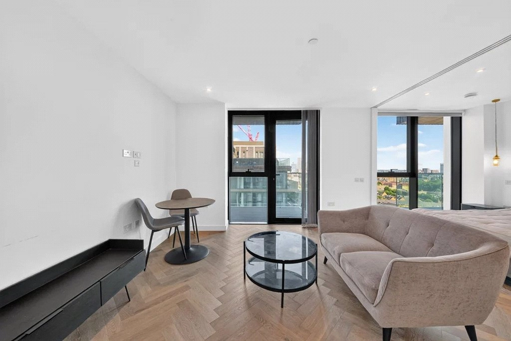 Studio apartments/flats for sale in Gauging Square, Shadwell - E1W view 11