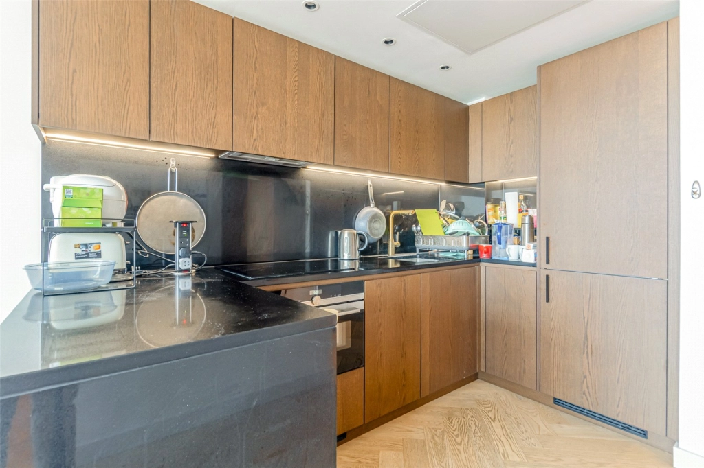 Studio apartments/flats for sale in Marsh Wall, Canary Wharf - E14 view 15