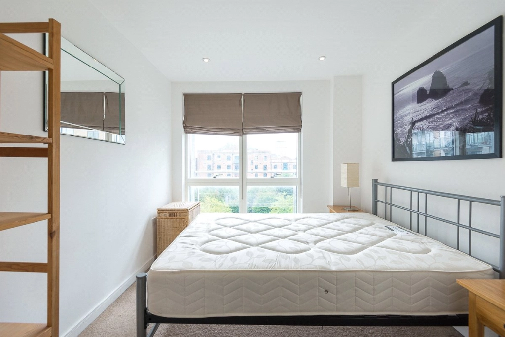 1 bedroom apartments/flats for sale in Voysey Square, Bromley-By-Bow - E3 view 5
