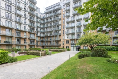Voysey Square, Bromley-By-Bow - E3 view 1