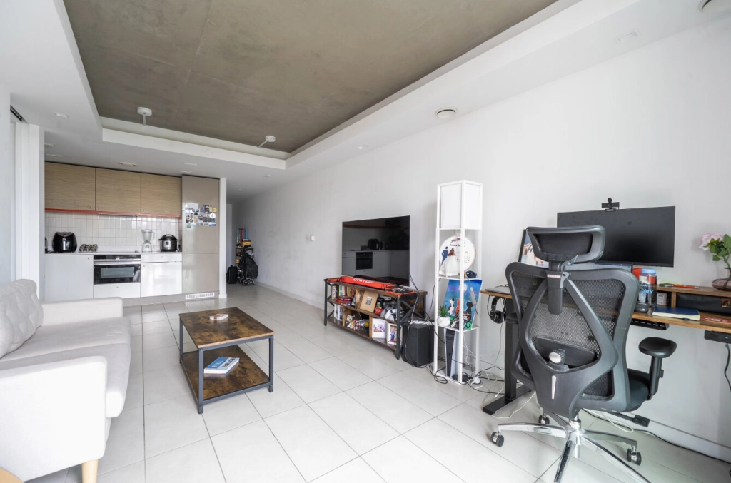 1 bedroom apartments/flats for sale in Tidal Basin Road, Royal Victoria - E16 view 8