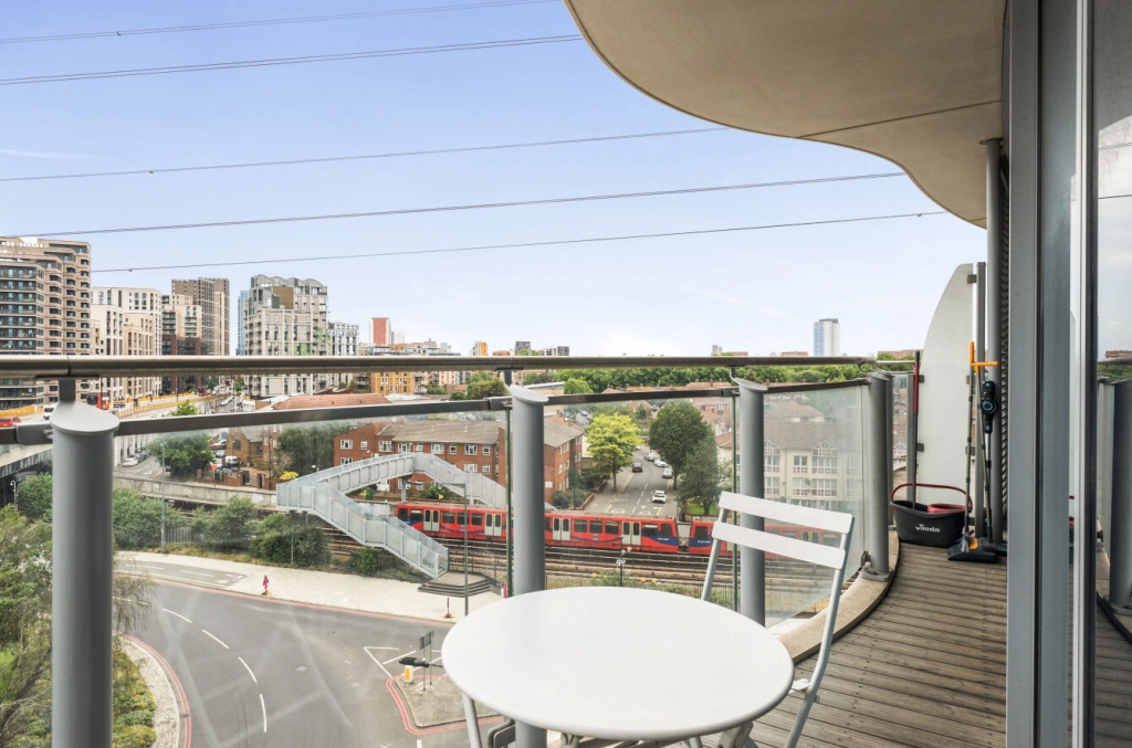 1 bedroom apartments/flats for sale in Tidal Basin Road, Royal Victoria - E16 view 13