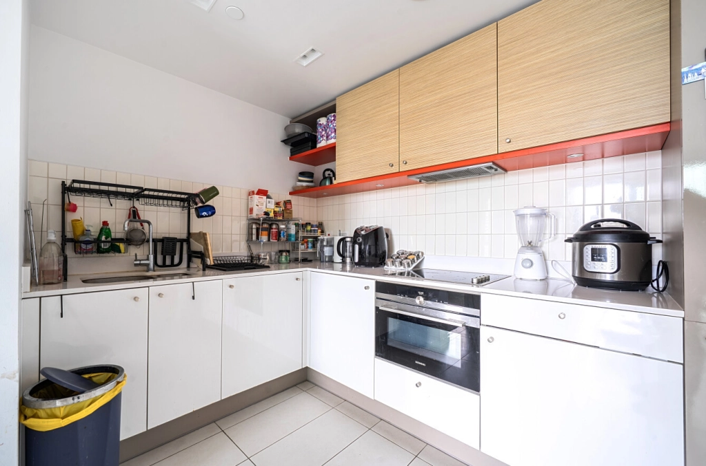 1 bedroom apartments/flats for sale in Tidal Basin Road, Royal Victoria - E16 view 4