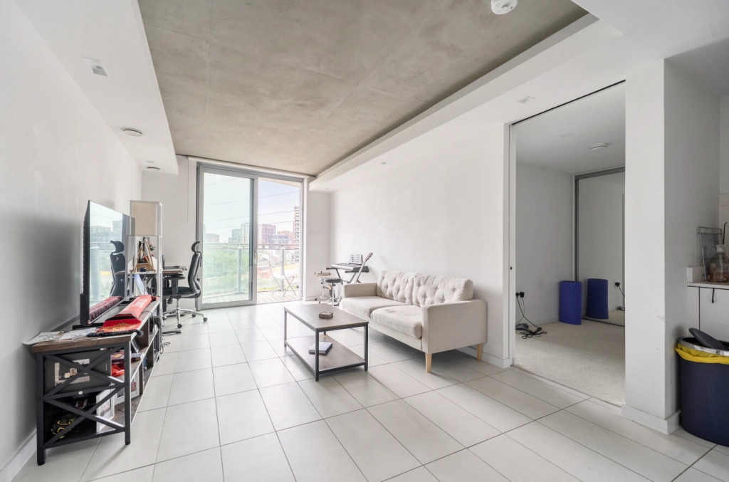 1 bedroom apartments/flats for sale in Tidal Basin Road, Royal Victoria - E16 view 2