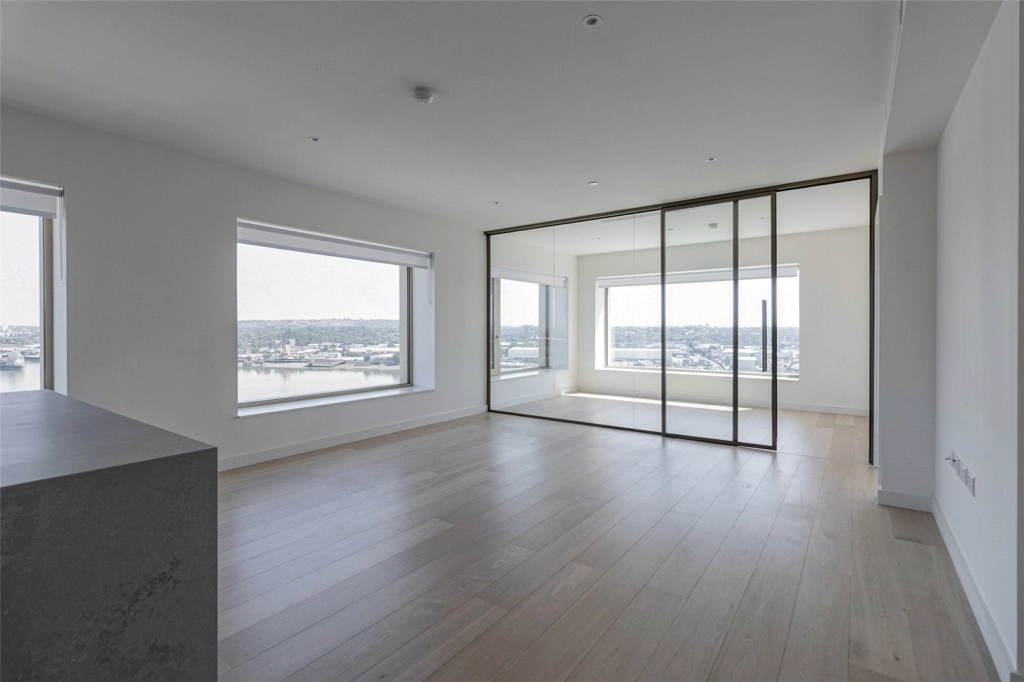 3 bedrooms apartments/flats for sale in Royal Wharf Walk, Royal Wharf - E16 view 2