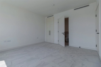 Royal Wharf Walk, Royal Wharf - E16 view 9