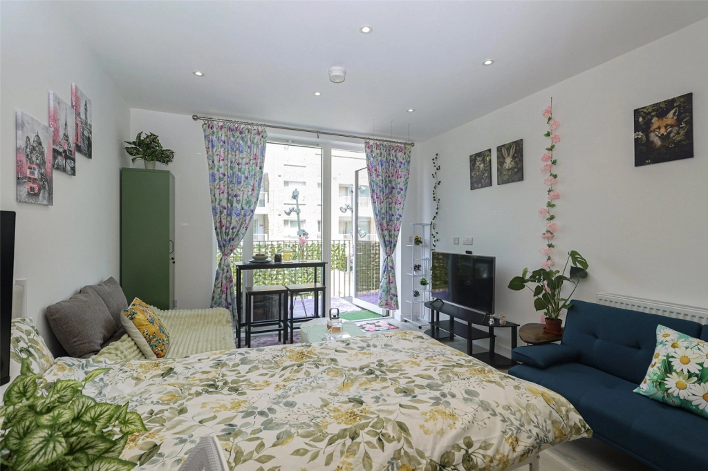 1 bedroom apartments/flats for sale in Frogley Park, Barking - IG11 view 9