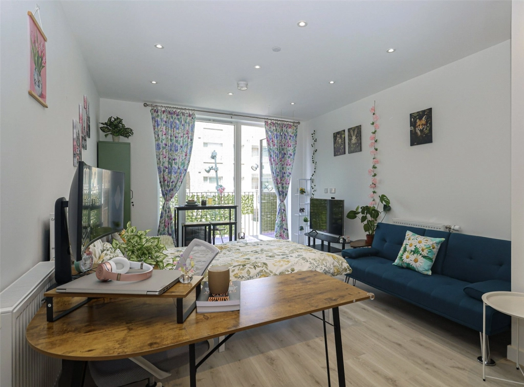 1 bedroom apartments/flats for sale in Frogley Park, Barking - IG11 view 10