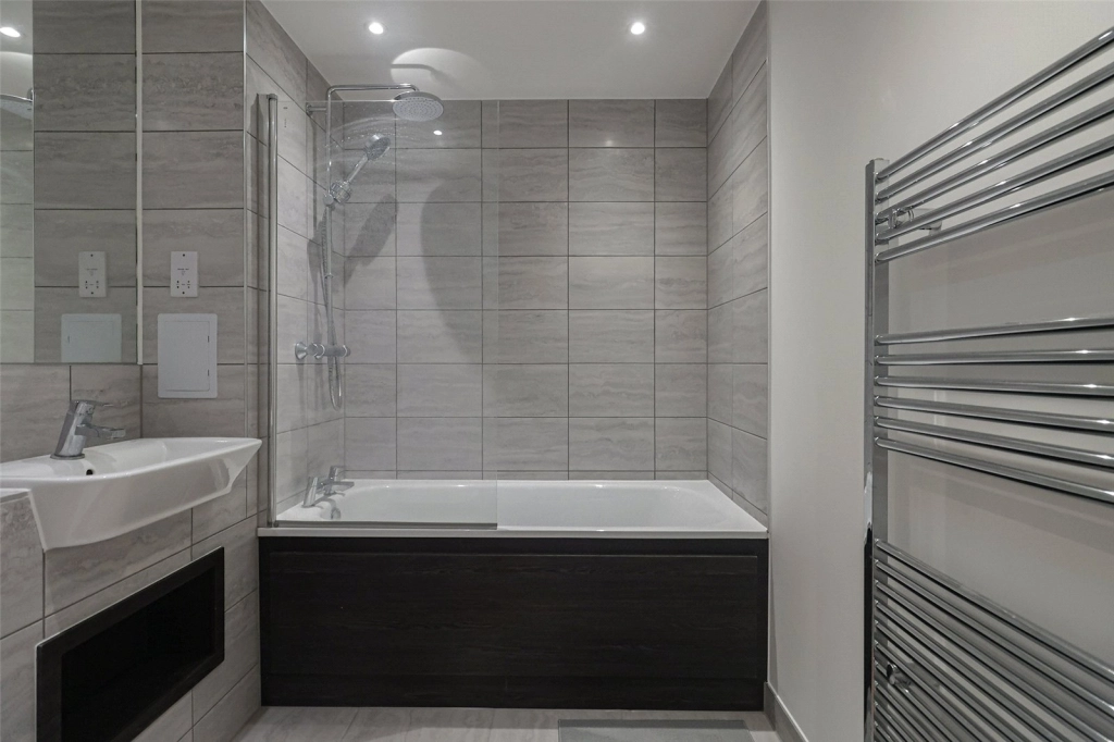 1 bedroom apartments/flats for sale in Frogley Park, Barking - IG11 view 21