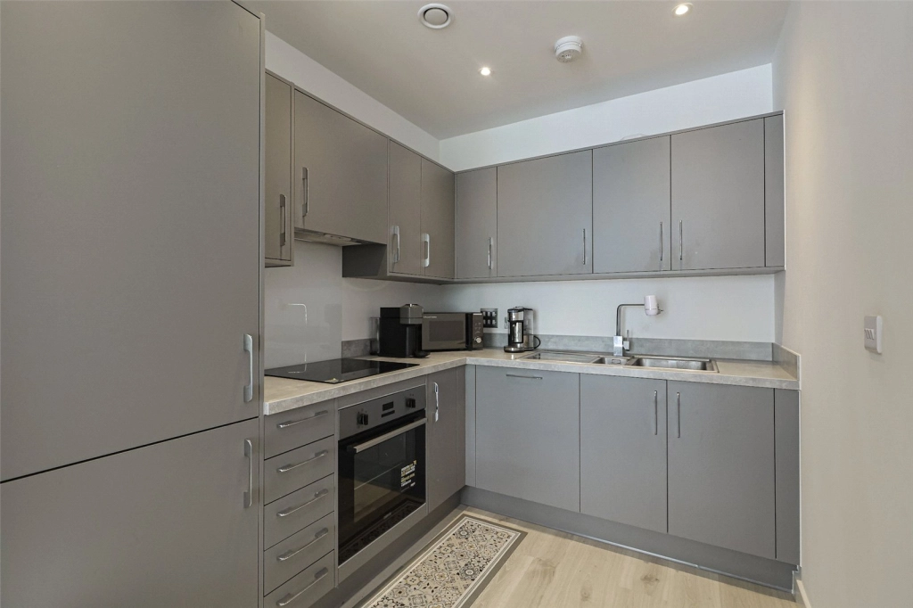 1 bedroom apartments/flats for sale in Frogley Park, Barking - IG11 view 3