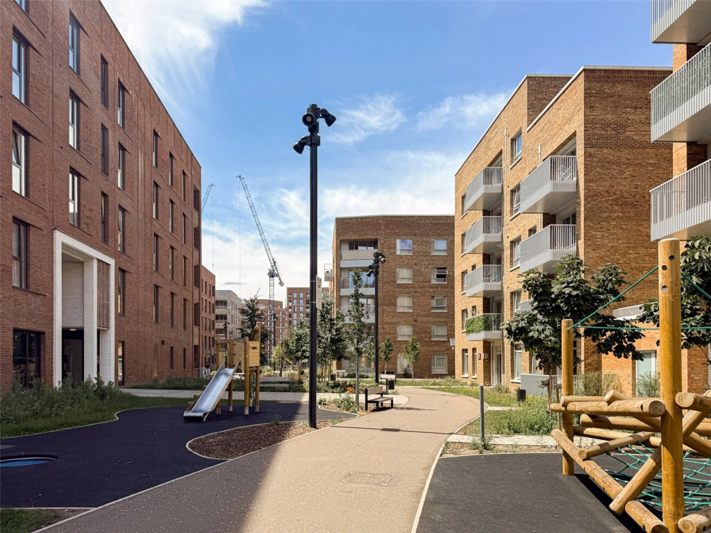 1 bedroom apartments/flats for sale in Frogley Park, Barking - IG11 view 28