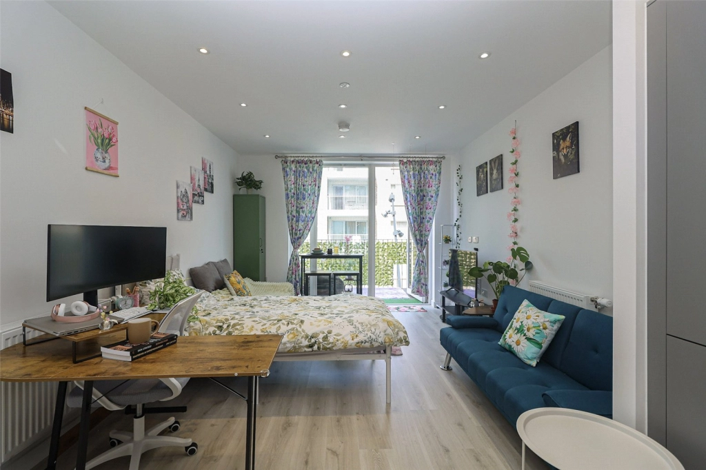 1 bedroom apartments/flats for sale in Frogley Park, Barking - IG11 view 12