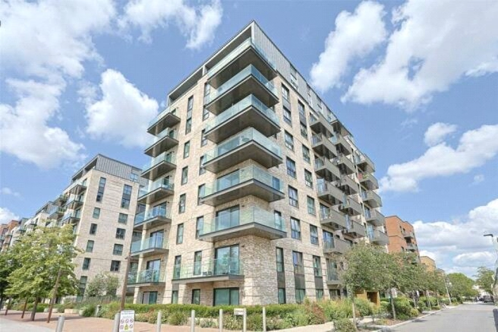 2 bedrooms apartments/flats for sale in Marsh Wall, London - E14 view 2