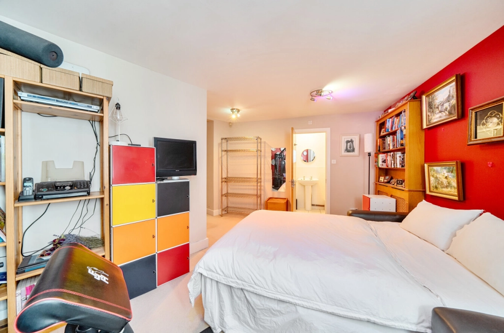3 bedrooms apartments/flats for sale in Victory Place, Limehouse - E14 view 13