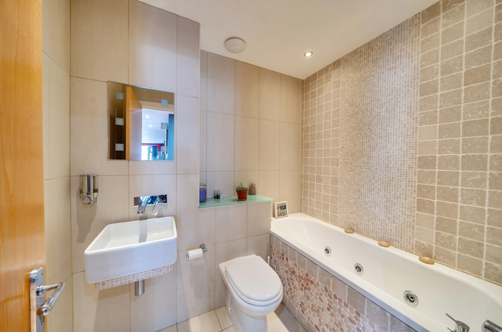 3 bedrooms apartments/flats for sale in Victory Place, Limehouse - E14 view 8
