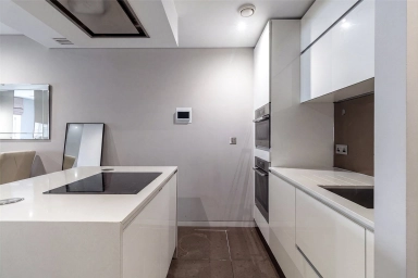 Strand, Temple - WC2R view 4