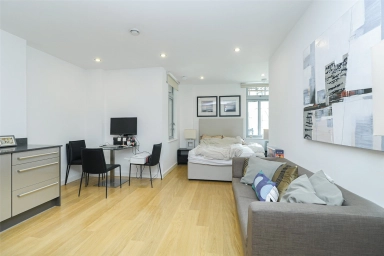 Salton Square, Limehouse - E14 view 4