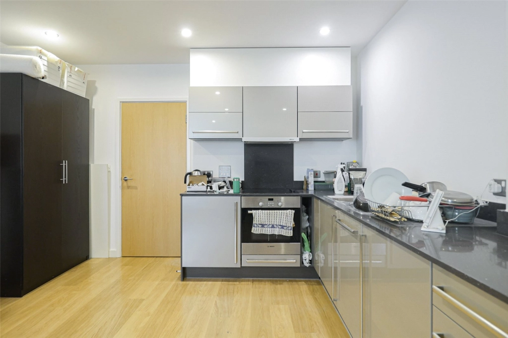 Studio apartments/flats for sale in Salton Square, Limehouse - E14 view 9