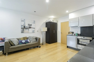 Salton Square, Limehouse - E14 view 5