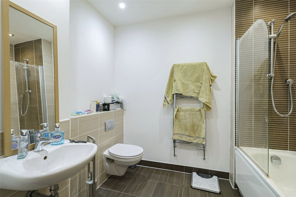 Studio apartments/flats for sale in Salton Square, Limehouse - E14 view 11
