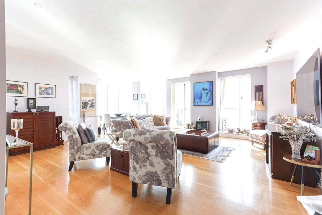 3 bedrooms apartments/flats for sale in Berkeley Tower, 48 Westferry Circus, Canary Wharf - E14 view 2